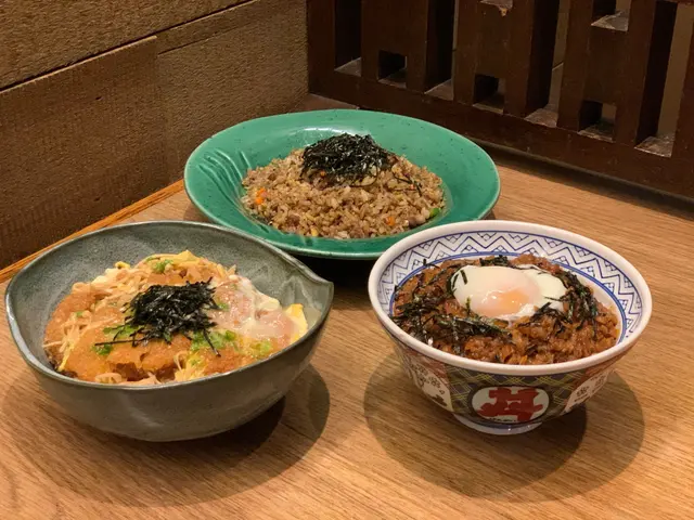 指定餐牌半价及午市烧肉套餐免收加一