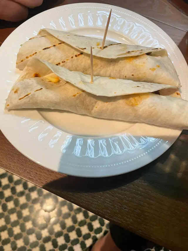 【星期二Tacos优惠】凡惠顾任何饮品可以特价$15享用Taco一客