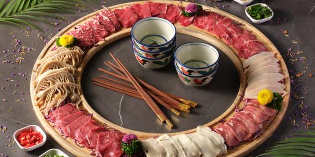 [For 2-3] 41% off! Yellow Cattle Beef Platter with Choose own Hot Pot ...