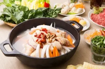 2人以上可享［指定湯底半價］| 6人以上加送500ml Sapporo 3 罐 ($118)或自家製檸檬薏米水一酌