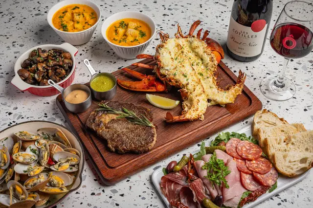 【8折, 折後$446.4】雙人晚市套餐 (原價$558) / 【8折, 折後$702.4】'龍蝦牛扒2人餐' (原價$878)